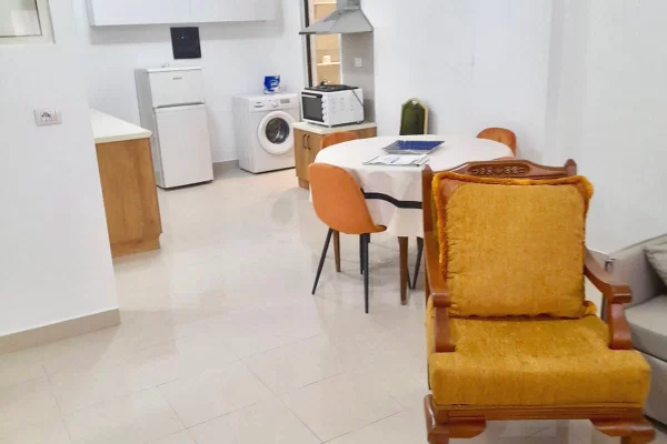 Shtepi me qera Apartament ne Tirane, 1+1, Mobilimi E mobiluar, Pagesa 500  Euro.