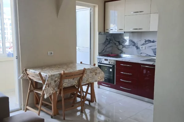 Shtepi me qera Apartament ne Tirane, 1+1, Mobilimi E mobiluar, Pagesa 450  Euro.