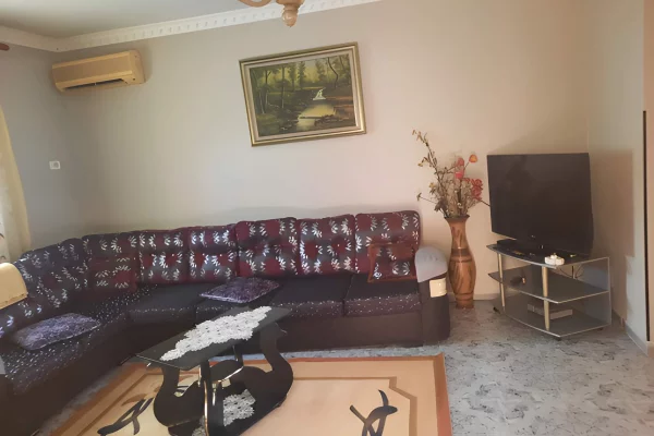 Shtepi me qera 2+1 ne Tirane - 450 Euro