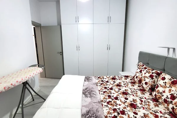 Shtepi me qera Apartament ne Tirane, 1+1, Mobilimi E mobiluar, Pagesa 700  Euro.