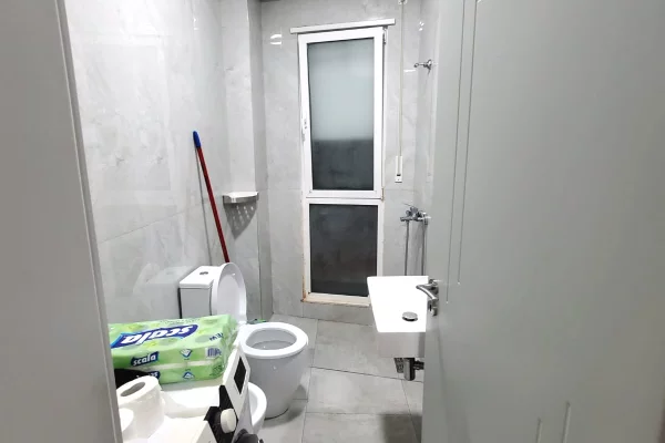 Shtepi me qera Apartament ne Tirane, 1+1, Mobilimi E mobiluar, Pagesa 700  Euro.