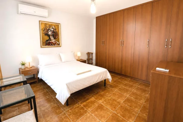 Shtepi me qera Shtepi Private ne Tirane, 2+1, Mobilimi E mobiluar, Pagesa 550  Euro.