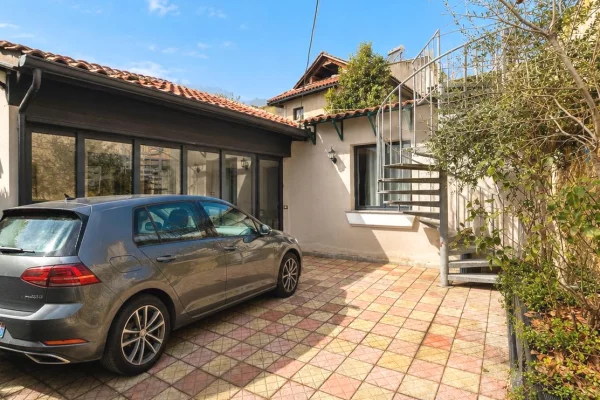 Shtepi me qera Shtepi Private ne Tirane, 2+1, Mobilimi E mobiluar, Pagesa 550  Euro.
