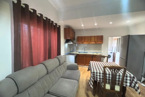 Shtepi me qera Apartament ne Tirane, 1+1, Mobilimi E mobiluar, Pagesa 370  Euro.