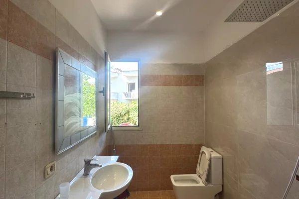 Shtepi me qera Apartament ne Tirane, 1+1, Mobilimi E mobiluar, Pagesa 370  Euro.