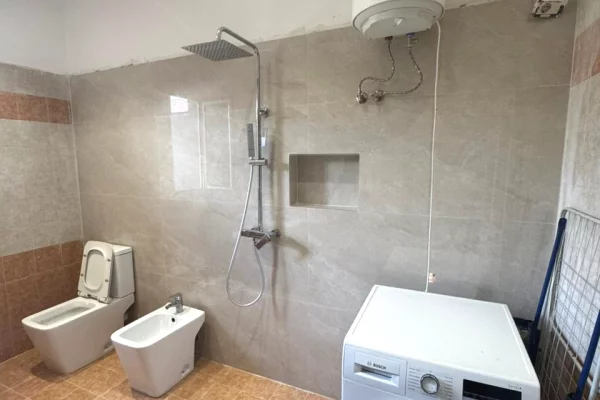Shtepi me qera Apartament ne Tirane, 1+1, Mobilimi E mobiluar, Pagesa 370  Euro.