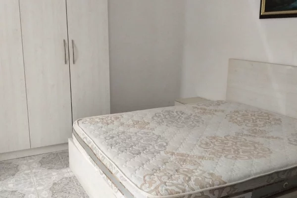 Shtepi me qera 1+1 ne Tirane - 30,000 Leke