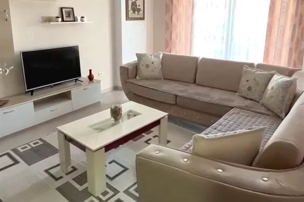 Shtepi me qera Apartament ne Tirane, 1+1, Mobilimi E mobiluar, Pagesa 400  Euro.
