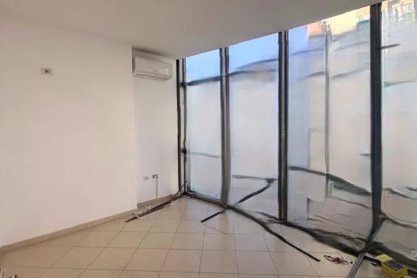 Shtepi ne shitje Apartament ne Tirane, 2+1, Mobilimi Bosh, pa mobiluar, Pagesa 320,000  Euro.