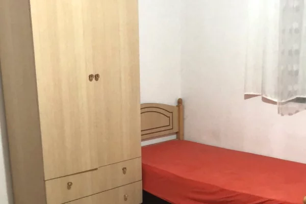 Shtepi me qera Apartament ne Tirane, 2+1, Mobilimi E mobiluar, Pagesa 350  Euro.