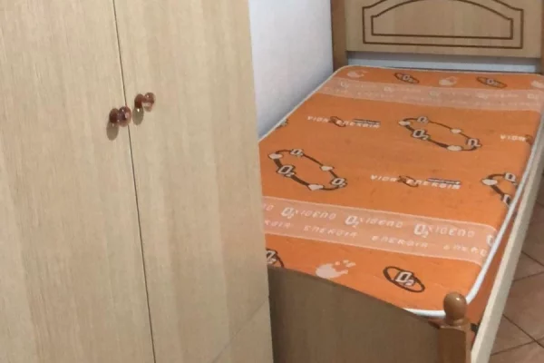 Shtepi me qera Apartament ne Tirane, 2+1, Mobilimi E mobiluar, Pagesa 350  Euro.