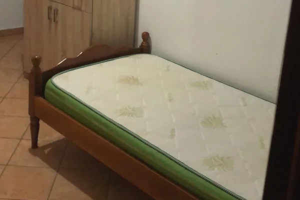 Shtepi me qera Apartament ne Tirane, 2+1, Mobilimi E mobiluar, Pagesa 350  Euro.
