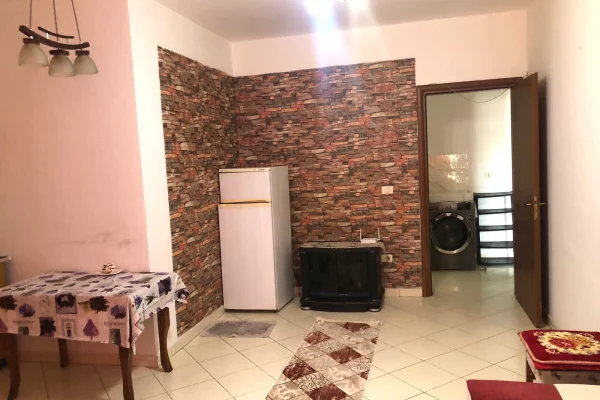 Shtepi me qera Apartament ne Tirane, 1+1, Mobilimi E mobiluar, Pagesa 400  Euro.