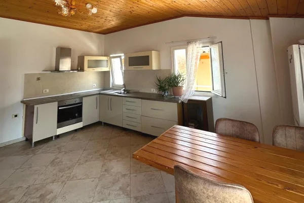 Shtepi me qera Apartament ne Tirane, 1+1, Mobilimi E mobiluar, Pagesa 350  Euro.
