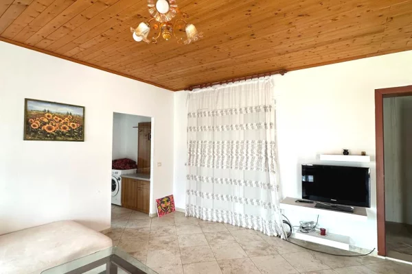 Shtepi me qera Apartament ne Tirane, 1+1, Mobilimi E mobiluar, Pagesa 350  Euro.