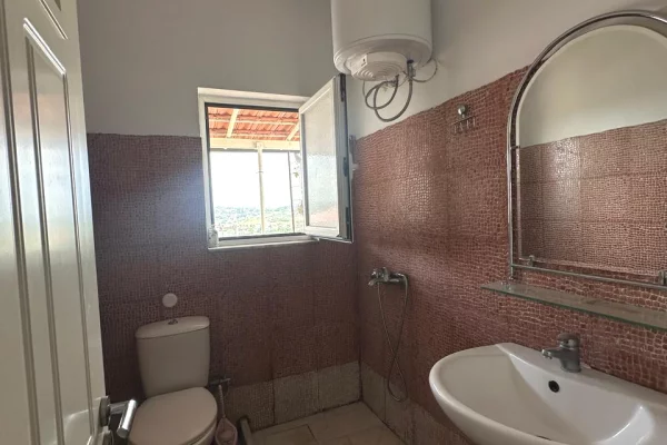 Shtepi me qera Apartament ne Tirane, 1+1, Mobilimi E mobiluar, Pagesa 350  Euro.