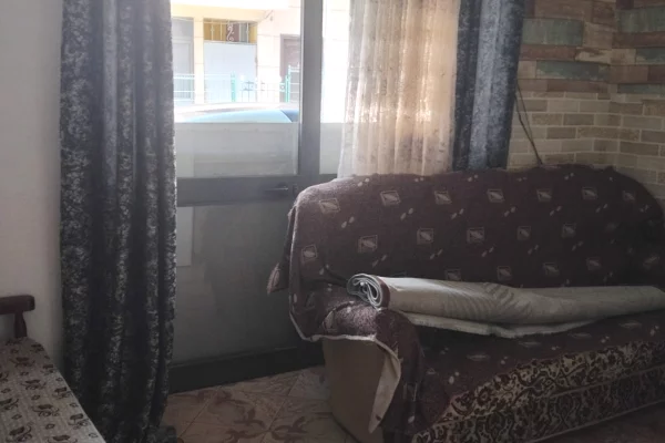 Shtepi me qera Shtepi Private ne Tirane, 1+1, Mobilimi E mobiluar, Pagesa 200  Euro.