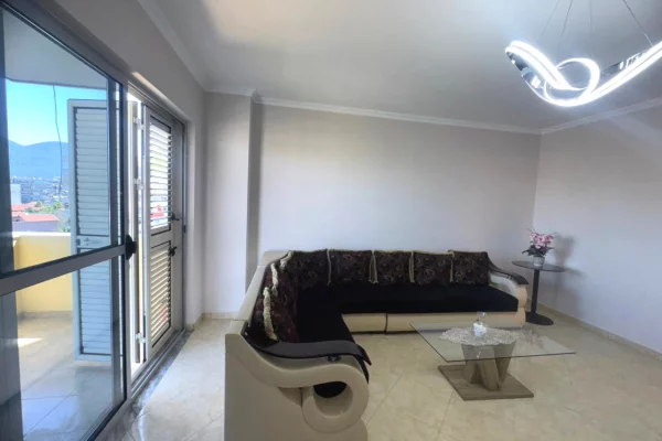 Shtepi ne shitje Apartament ne Tirane, 3+1, Mobilimi E mobiluar, Pagesa 310,000  Euro.