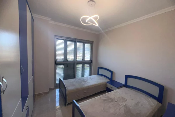 Shtepi ne shitje Apartament ne Tirane, 3+1, Mobilimi E mobiluar, Pagesa 310,000  Euro.