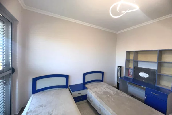 Shtepi ne shitje Apartament ne Tirane, 3+1, Mobilimi E mobiluar, Pagesa 310,000  Euro.