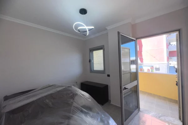 Shtepi ne shitje Apartament ne Tirane, 3+1, Mobilimi E mobiluar, Pagesa 310,000  Euro.