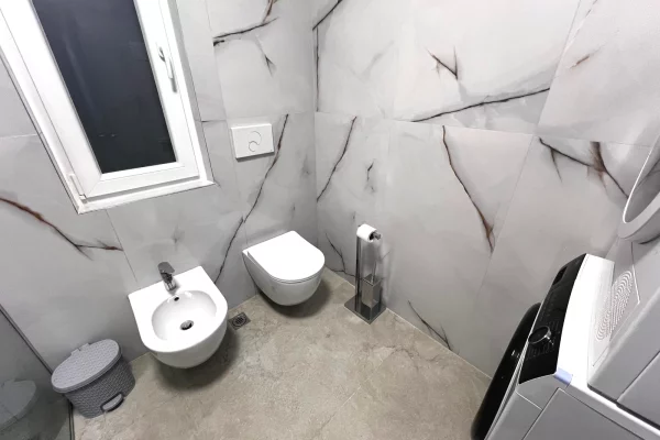Shtepi me qera Apartament ne Tirane, 1+1, Mobilimi E mobiluar, Pagesa 550  Euro.