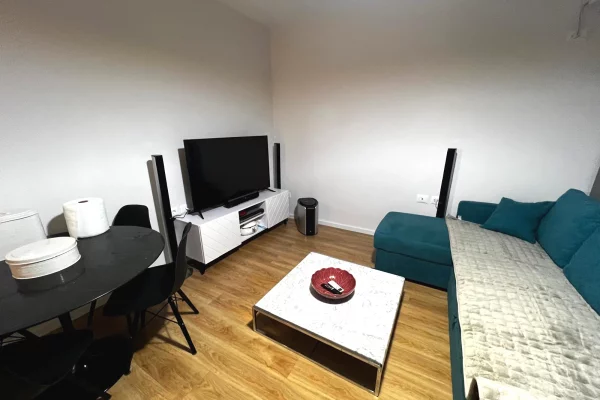 Shtepi me qera Apartament ne Tirane, 1+1, Mobilimi E mobiluar, Pagesa 550  Euro.