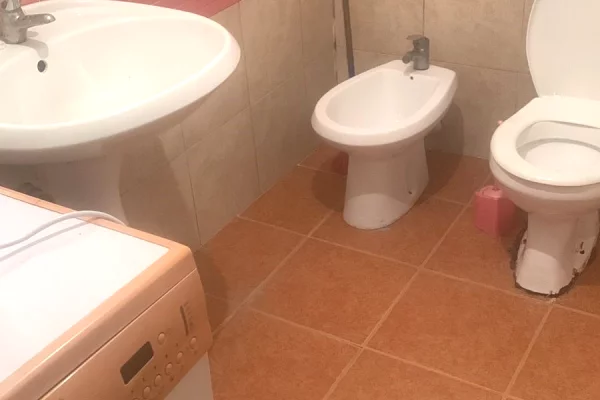 Shtepi me qera Apartament ne Tirane, 1+1, Mobilimi E mobiluar, Pagesa 200  Euro.
