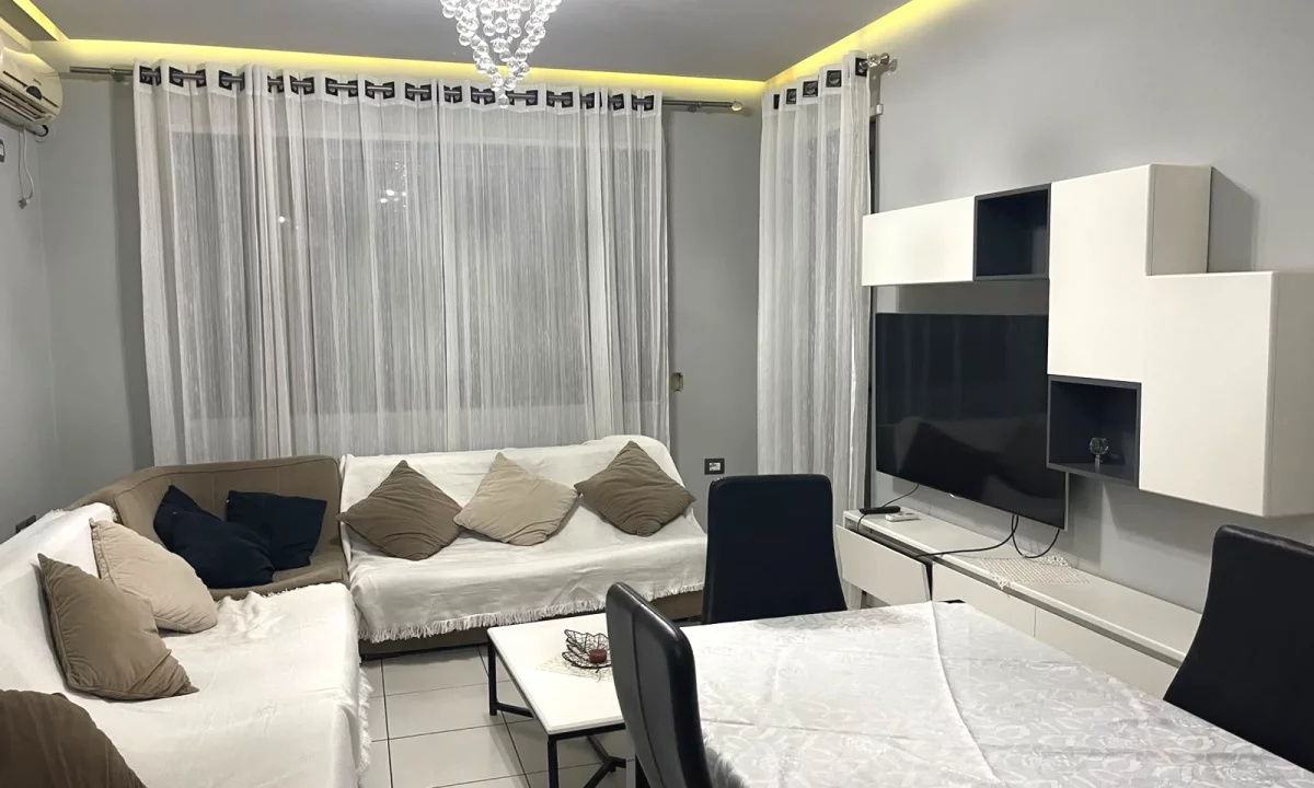Shtepi me qera Apartament ne Tirane, 2+1, Mobilimi E mobiluar, Pagesa 600  Euro.