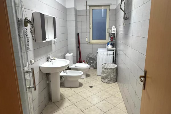 Shtepi me qera Apartament ne Tirane, 1+1, Mobilimi E mobiluar, Pagesa 600  Euro.