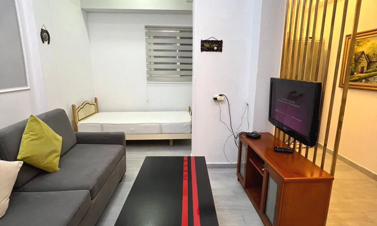 Shtepi me qera Apartament ne Tirane, Garsoniere, Mobilimi E mobiluar, Pagesa 400  Euro.