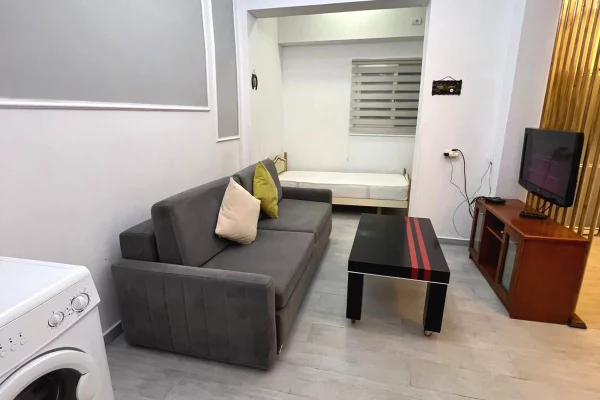 Shtepi me qera Apartament ne Tirane, Garsoniere, Mobilimi E mobiluar, Pagesa 400  Euro.