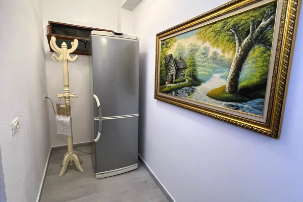 Shtepi me qera Apartament ne Tirane, Garsoniere, Mobilimi E mobiluar, Pagesa 400  Euro.