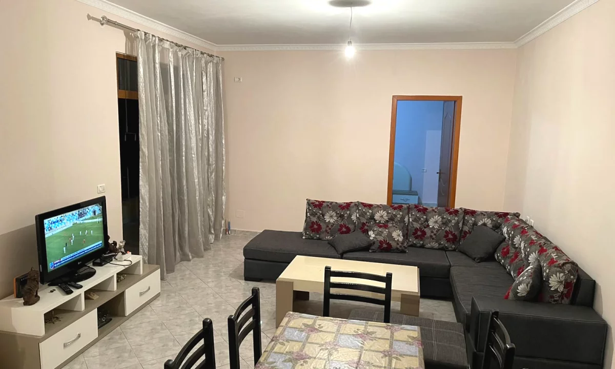Shtepi me qera Apartament ne Tirane, 2+1, Mobilimi E mobiluar, Pagesa 450  Euro.