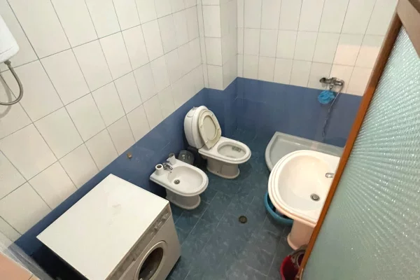 Shtepi me qera Apartament ne Tirane, 2+1, Mobilimi E mobiluar, Pagesa 450  Euro.