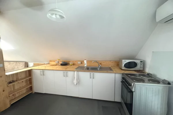 Shtepi me qera Apartament ne Tirane, 1+1, Mobilimi E mobiluar, Pagesa 350  Euro.