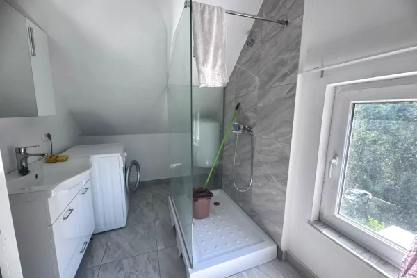 Shtepi me qera Apartament ne Tirane, 1+1, Mobilimi E mobiluar, Pagesa 350  Euro.