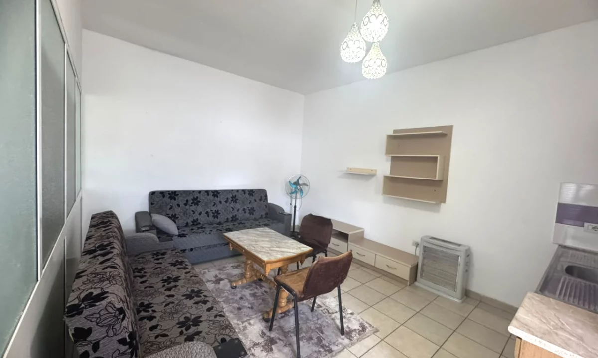 Shtepi me qera Apartament ne Tirane, 1+1, Mobilimi E mobiluar, Pagesa 350  Euro.