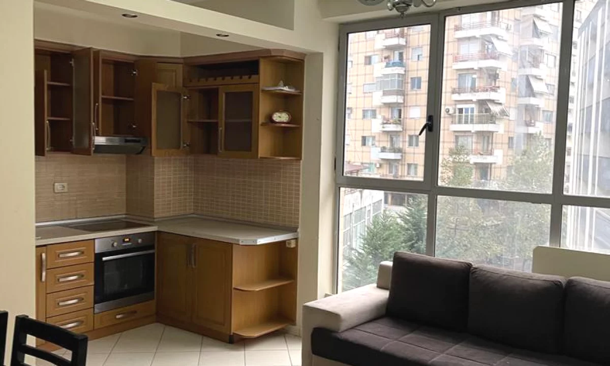 Shtepi me qera Apartament ne Tirane, 2+1, Mobilimi E mobiluar, Pagesa 450  Euro.