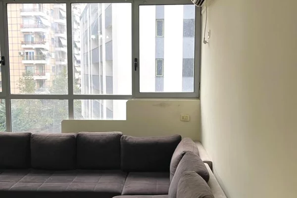 Shtepi me qera Apartament ne Tirane, 2+1, Mobilimi E mobiluar, Pagesa 450  Euro.