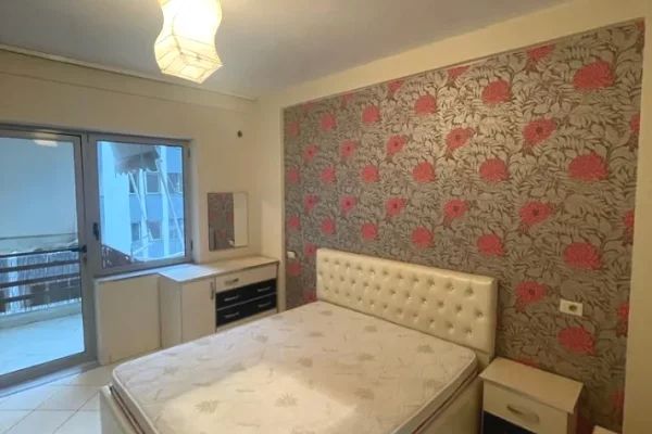 Shtepi me qera Apartament ne Tirane, 2+1, Mobilimi E mobiluar, Pagesa 450  Euro.