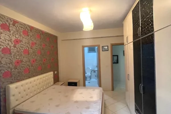 Shtepi me qera Apartament ne Tirane, 2+1, Mobilimi E mobiluar, Pagesa 450  Euro.