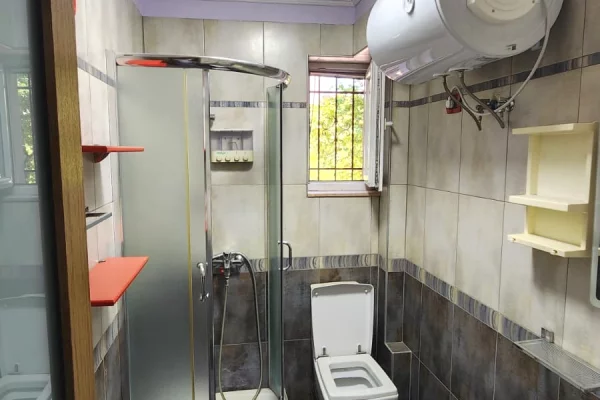 Shtepi me qera Apartament ne Tirane, 2+1, Mobilimi E mobiluar, Pagesa 500  Euro.