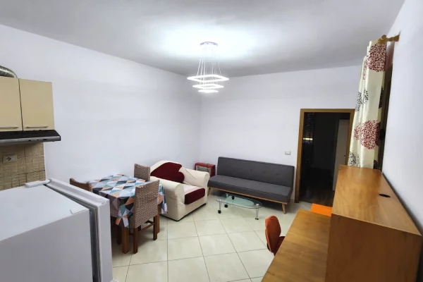 Shtepi me qera Apartament ne Tirane, 1+1, Mobilimi E mobiluar, Pagesa 400  Euro.