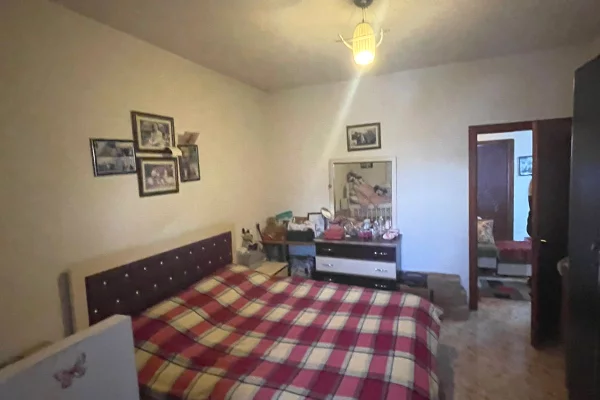 Shtepi me qera 3+1 ne Tirane - 450 Euro