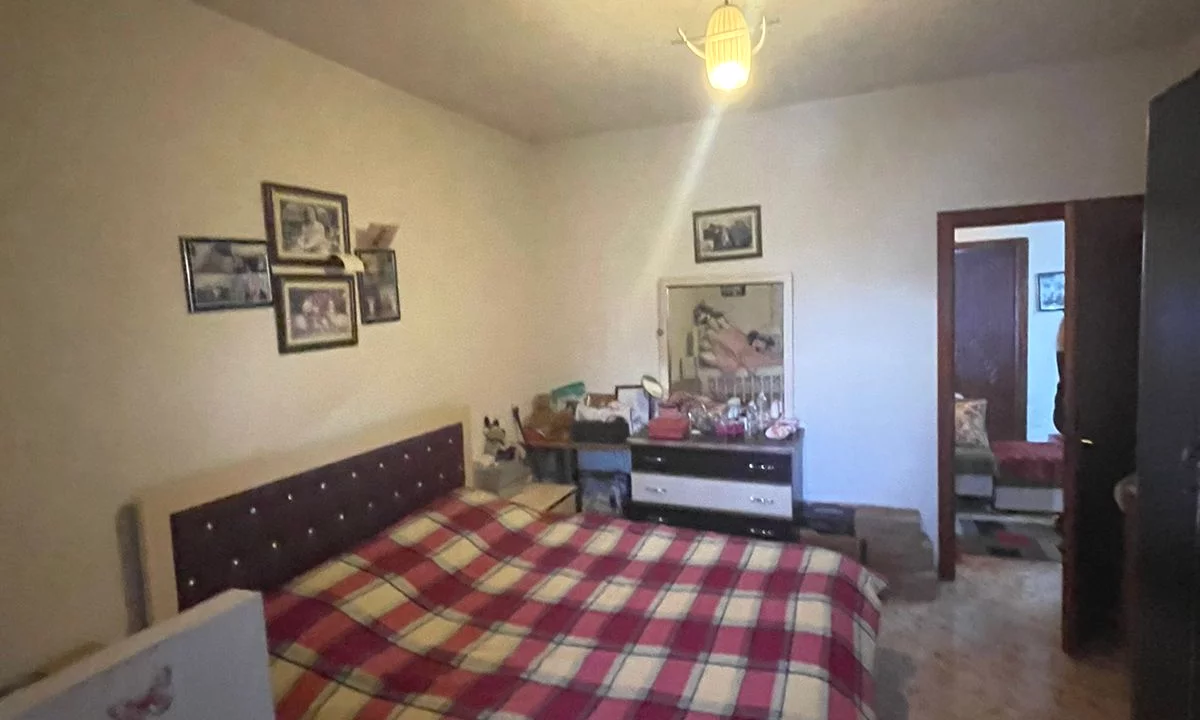 Shtepi me qera Apartament ne Tirane, 3+1, Mobilimi E mobiluar, Pagesa 450  Euro.