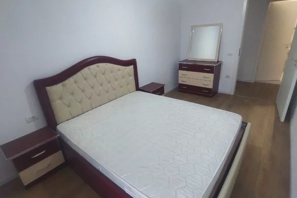 Shtepi me qera Apartament ne Tirane, 2+1, Mobilimi E mobiluar, Pagesa 550  Euro.
