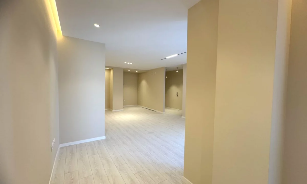 Shtepi me qera Apartament ne Tirane, 3+1, Mobilimi Bosh, pa mobiluar, Pagesa 314,000  Euro.