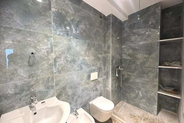 Shtepi me qera Apartament ne Tirane, 3+1, Mobilimi Bosh, pa mobiluar, Pagesa 314,000  Euro.