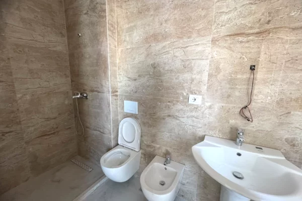 Shtepi me qera Apartament ne Tirane, 3+1, Mobilimi Bosh, pa mobiluar, Pagesa 314,000  Euro.